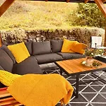 Holiday home Rozpravkovy Domcek Zvoncek