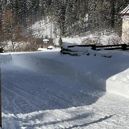 Rozpravkovy Domcek Zvoncek Prázdninový dům *